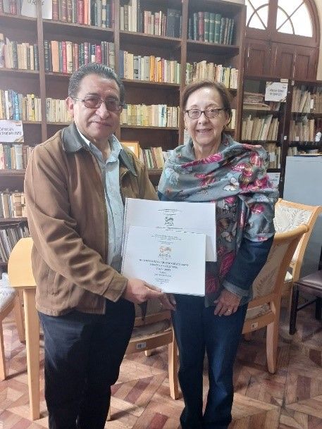 Entrega del catálogo de la colección de José Tamayo